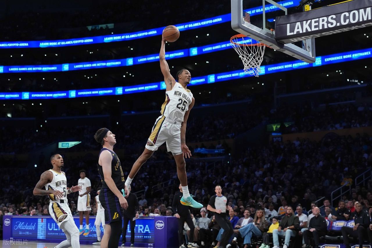 亿万28-罕见！詹姆斯放弃垃圾时间刷分！锡安心态崩了，东契奇27+10+7！